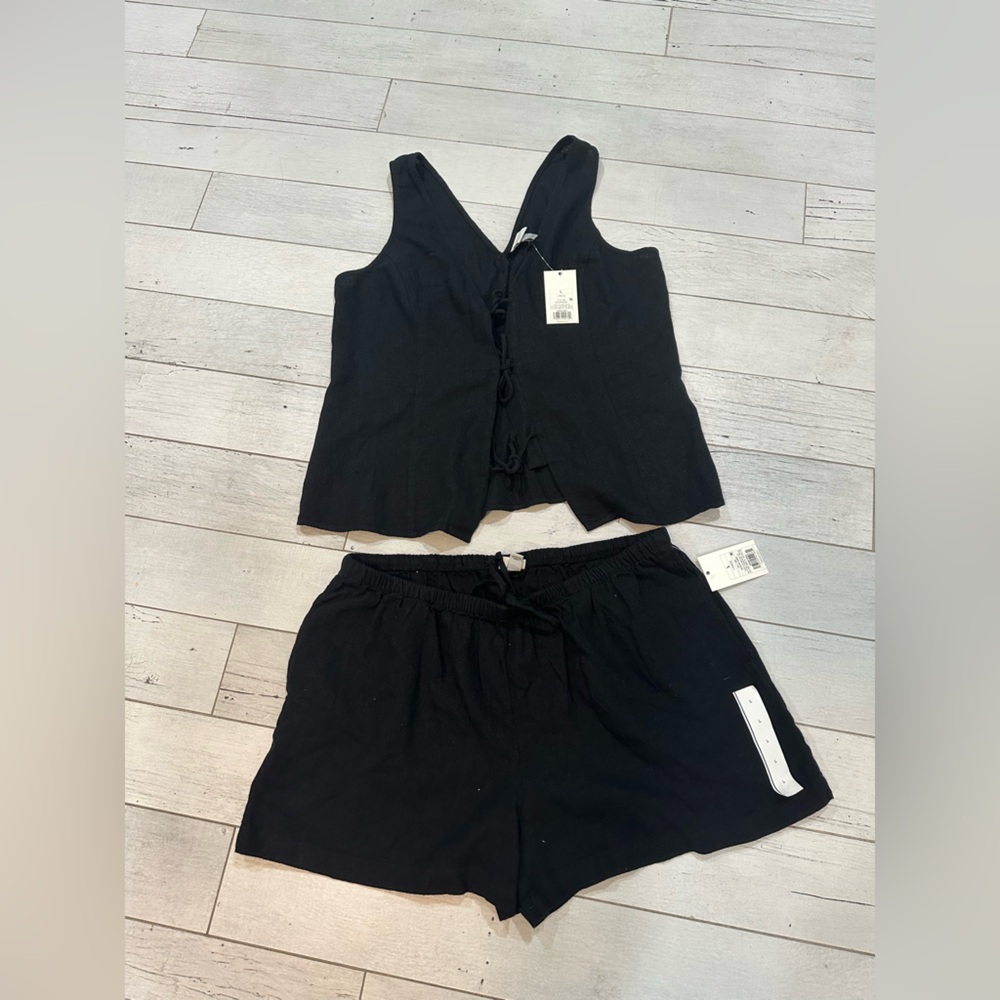 A new day women’s lining top and shorts